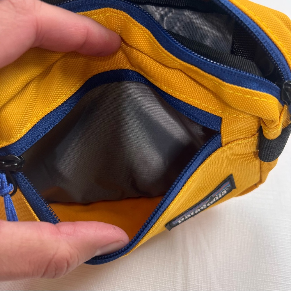 Patagonia Yellow Lightweight Mini Hip Fanny Belt Pack Hike Travel - Picture 8 of 9